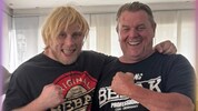 „Neandertaler“ Frederic Vosgröne und Roland Bebak (re.)