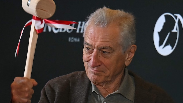 Robert De Niro schwang zur Eröffnung des Luxushotels „Nobu“ in Rom den Hammer.