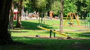 Ein Kind hat auf einem Spielplatz einen wahren Schatz gefunden. (Symbolbild)