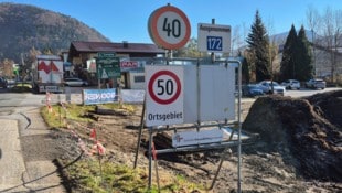 Unter anderem die Ortstafel an der B172 verschwand in der Halloween-Nacht.