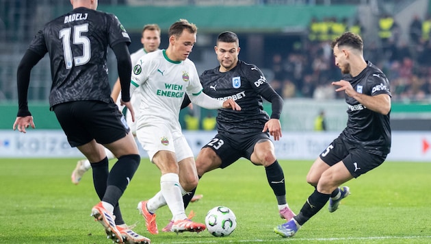 Rapid (Niki Wurmbrand) lief sich im Conference-League-Heimspiel gegen Craiova immer wieder fest.