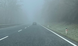 Ein unbeleuchtetes Heck erhöht die Gefahr eines Auffahrunfalls erheblich.