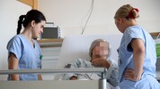 Salzburgs Pflegekräfte werden die einzigen in ganz Österreich sein, die den Bonus künftig nicht ...