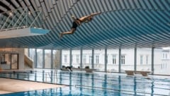 Am Freitag ging es für die ersten Gäste wieder in das Schwimmbad. Offen für alle ist wieder ab ...