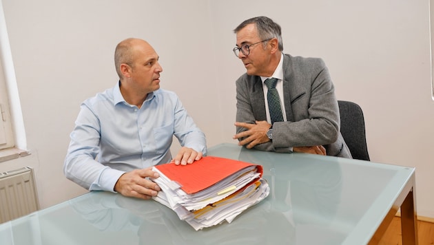 Nikolaus Lienbacher (r.) geht mit Anwalt Peter Huber in die Offensive