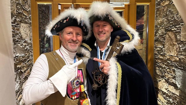 Der scheidende Herzog Andy Kainz (li.) übergab das Zepter Nachfolger Siegfried Smetanig. „Ich ...