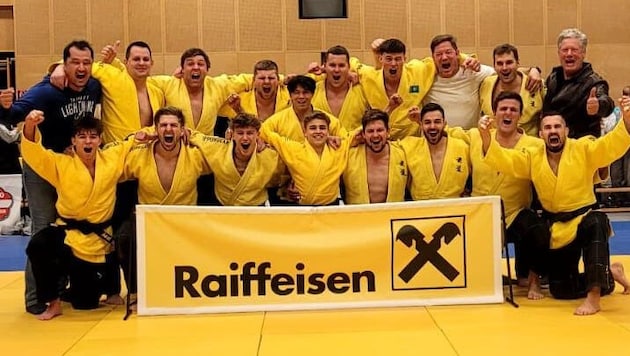 So sehen Sieger aus: Die Rauriser Füchse kehren in die 1. Bundesliga zurück