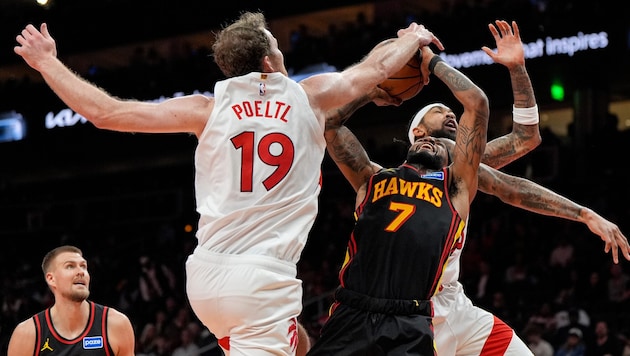 Jakob Pöltl zeigte groß auf.