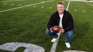 Football-Profi Bernhard Raimann bei einem seiner letzten Besuche in Wien.