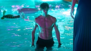 Staffel 2 beginnt mit viel Drama – James Beaufort (Damian Hardung) ist wegen des ...