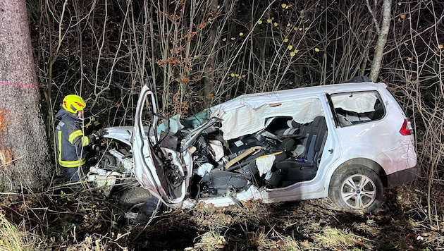 Das Auto des 17-Jährigen wurde völlig zerstört.