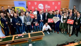 Abordnungen aus St. Valentin, Bergern im Dunkelsteinerwald und Trattenbach feierten gemeinsam ...