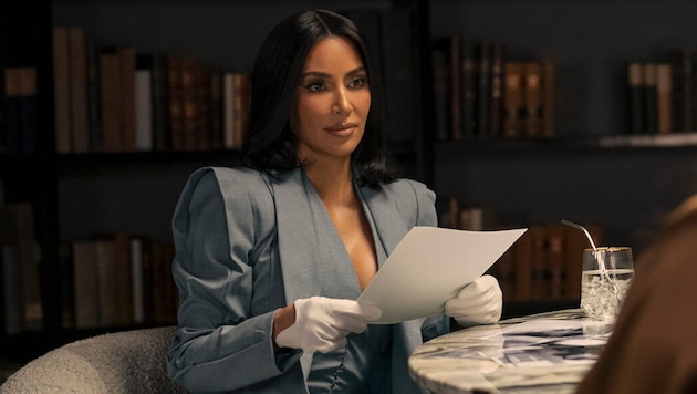 In der Hulu-Serie „All‘s Fair“ spielt Kardashian eine Scheidungsanwältin – auch im echten Leben ...