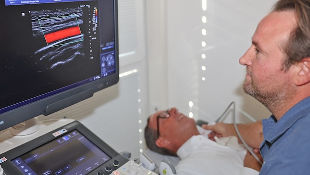 Radiologe Imre Vasvary in seiner neu eröffneten Praxis in Saalfelden.