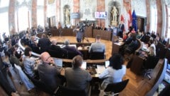 Am Dienstag präsentiert die Landesregierung ihr Budget für die Jahre 2026/27, im Dezember stimmt ...