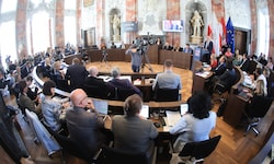 Am Dienstag präsentiert die Landesregierung ihr Budget für die Jahre 2026/27, im Dezember stimmt ...