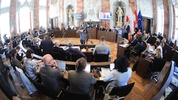 Am Dienstag präsentiert die Landesregierung ihr Budget für die Jahre 2026/27, im Dezember stimmt ...