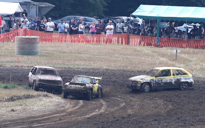 Beim Autocross zählt nur Vollgas.