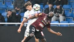 Kampf um jeden Ball im Vorarlberg-Derby SW Bregenz gegen SC Austria Lustenau