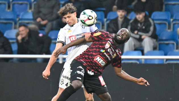 Kampf um jeden Ball im Vorarlberg-Derby SW Bregenz gegen SC Austria Lustenau