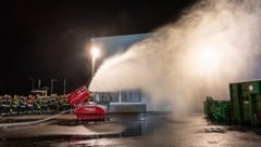 Mit einem neuen Fahrzeug wurde die Halle in einer Minute rauchfrei gemacht.