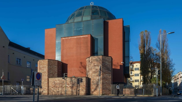 Im Jahr 2000 wurde die neu errichtete Synagoge in Graz eröffnet.
