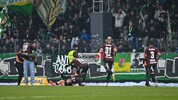 Robin Voisine (am Boden) traf per Rücken zum 2:1-Siegtor für Lustenau.