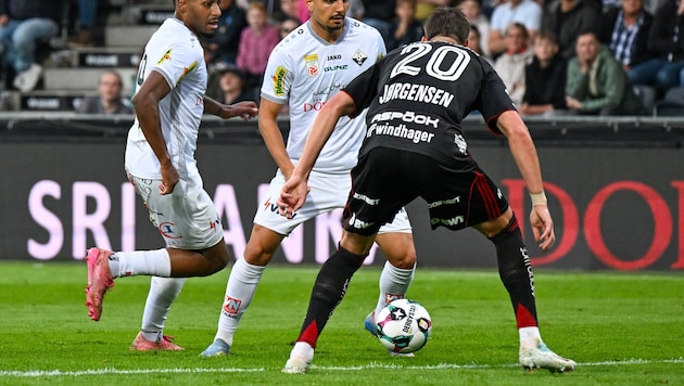 Das letzte Duell im September gewannen die Altacher (im Bild Erkin Yalcin und Marlon Mustapha) ...