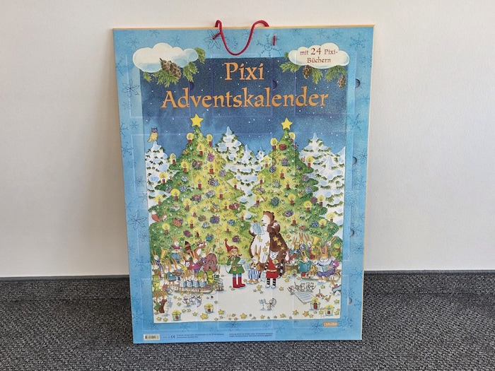 ... und lässt sich beidseitig aufhängen, inklusive Wimmelbild-Faktor. Erhältlich u.a. bei ...