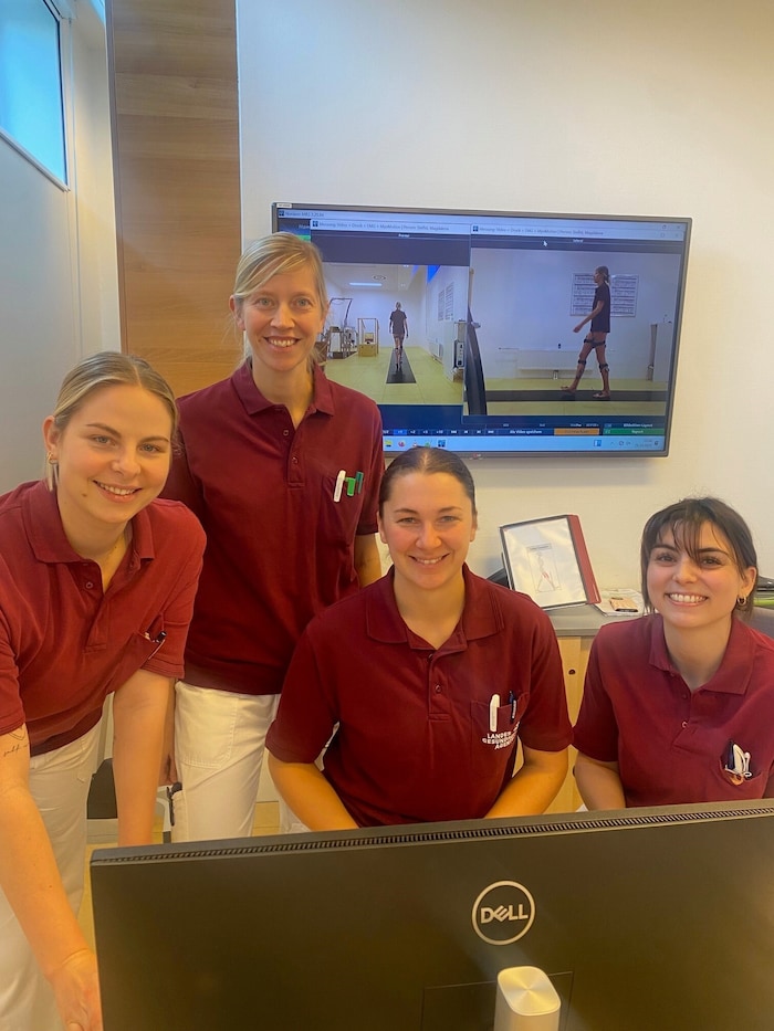 Gemeinsam helfen: das Therapeuten-Team Manuela Hackl, Florentina Gruber, Kerstin Hauer und Laura ...