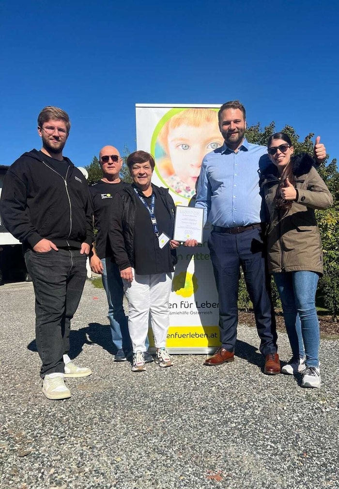 Fabian Baldauf, Karl Posch und Barbara Pelzmann von Geben für Leben, Mathias Baldauf und Lisa ...