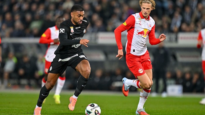 Maurits Kjaergaard (re.) rackerte.