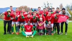 So sehen Herbstmeister aus: Halleins Crew nach dem 3:1 in Anif