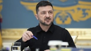 Selenskyj signalisiert konkrete Wahlbereitschaft – damit könnte die Ukraine bald abstimmen.