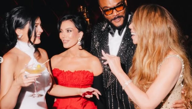 Kris Jenner feierte unter anderem mit Tochter Kylie, Tyler Perry und Mariah Carey. Doch gleich ...