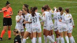 Der Jubel bei den Rheindörflerinnen war nach dem 2:0-Auswärtssieg groß.