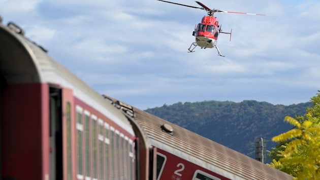 In der Slowakei sind am Sonntagabend zwei Züge zusammengestoßen, 79 Menschen wurden verletzt ...