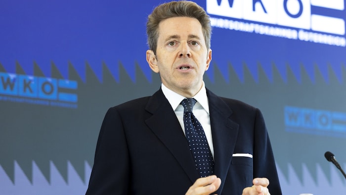 Wirtschaftskammer-Präsident Harald Mahrer bleibt trotz heftiger Kritik aus den eigenen Reihen an ...