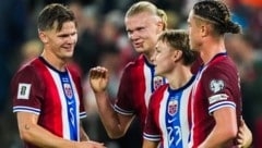 Andreas Schjelderup (2. vo. re.) steht in Norwegen in der Kritik.