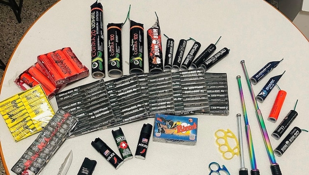 Die Jugendlichen hatten 289e Pyrotechnikgegenstände bei sich.