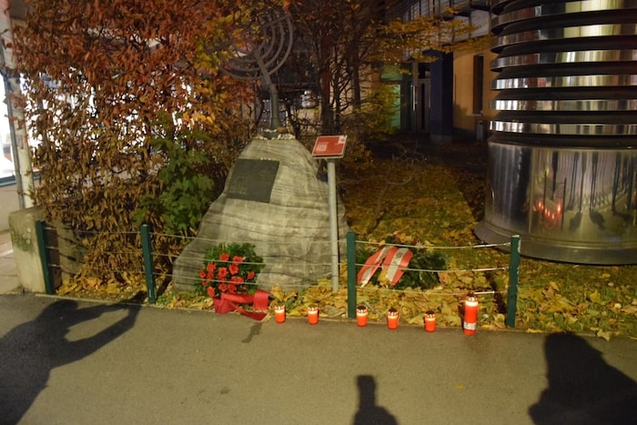 Hier stand früher die Synagoge, die im Zuge des Novemberpogroms zerstört wurde.