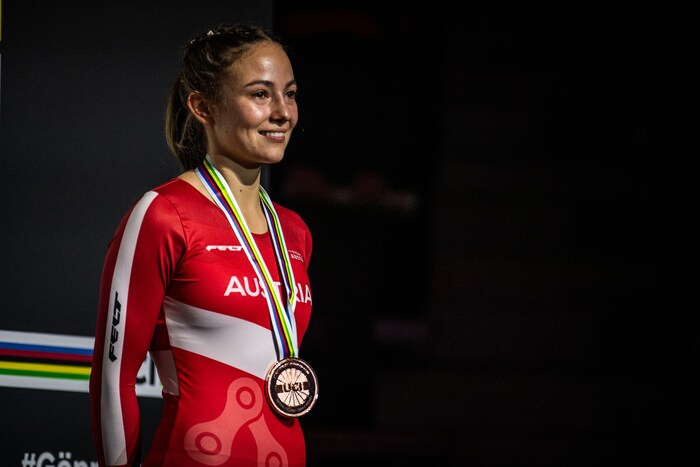 Umso glücklicher war die 24-Jährige über den Gewinn der Bronzemedaille.