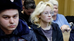 Diana Loginows Anti-Putin-Song ging viral – nun hat die junge Frau Ärger mit der russischen ...