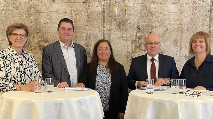 Das Neue Innsbruck schlägt Alarm: GR Oppitz-Plörer, Ersatz-GR Weger, Klubobfrau Winkel, StR ...