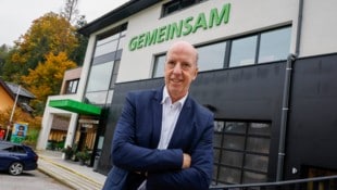 Plainfelds Bürgermeister Wolfgang Ganzenhuber ist stolz darauf, dass die Gemeinde energieautark ...