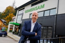 Plainfelds Bürgermeister Wolfgang Ganzenhuber ist stolz darauf, dass die Gemeinde energieautark ...