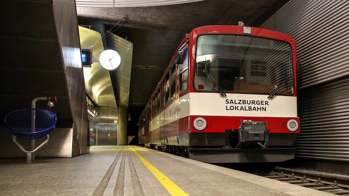 Letzter Halt Hauptbahnhof! Die Lokalbahn hätte als S-Link durch die Stadt Salzburg bis nach ...