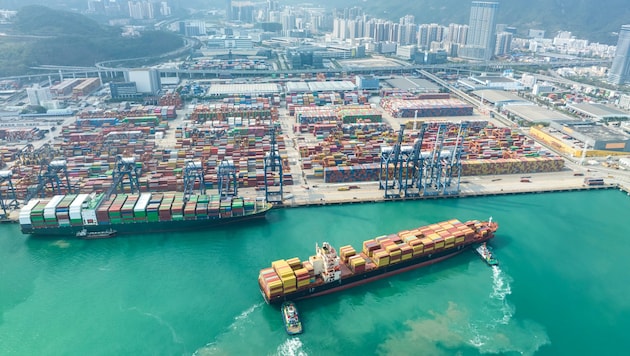 Für ein Jahr dürfen Frachter aus den USA beispielsweise im Hafen Yantian, in der Stadt Shenzhen ...