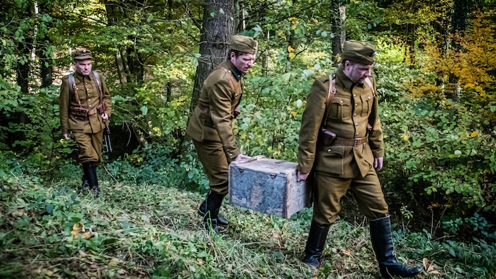 Hatten ungarische Soldaten bei ihrer Flucht vor den Sowjets einen Goldschatz bei der Familie ...