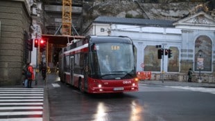 Von Mitte September bis Anfang April können keine Obusse durchs Neutor fahren.